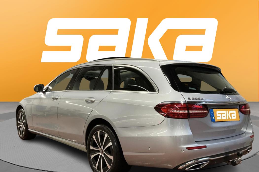 MERCEDES-BENZ E 2022