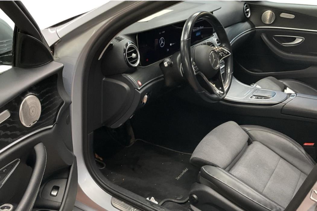 MERCEDES-BENZ E 2022