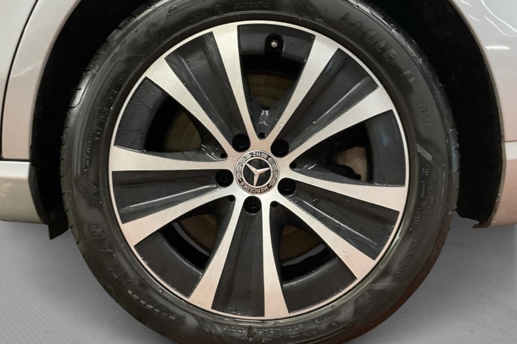 MERCEDES-BENZ E 2022