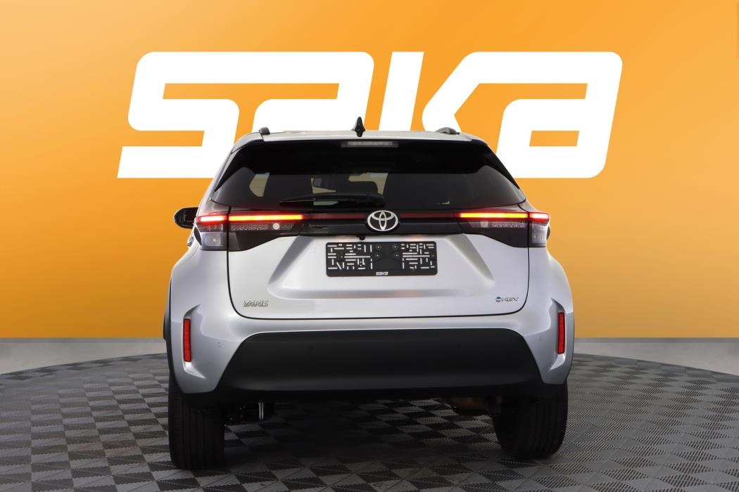 TOYOTA Yaris Cross 2024