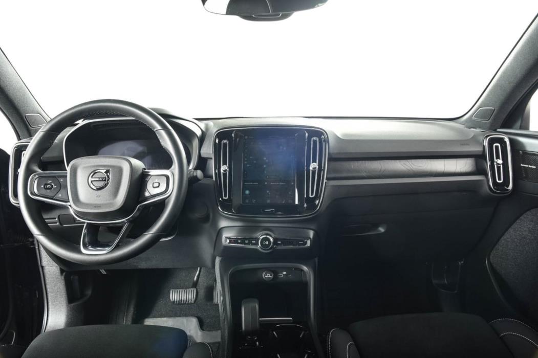 VOLVO C40 2024