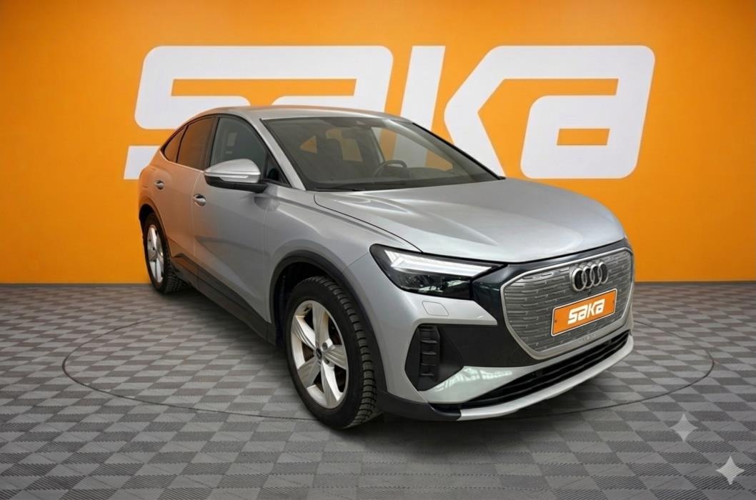 AUDI Q4 e-tron 2024
