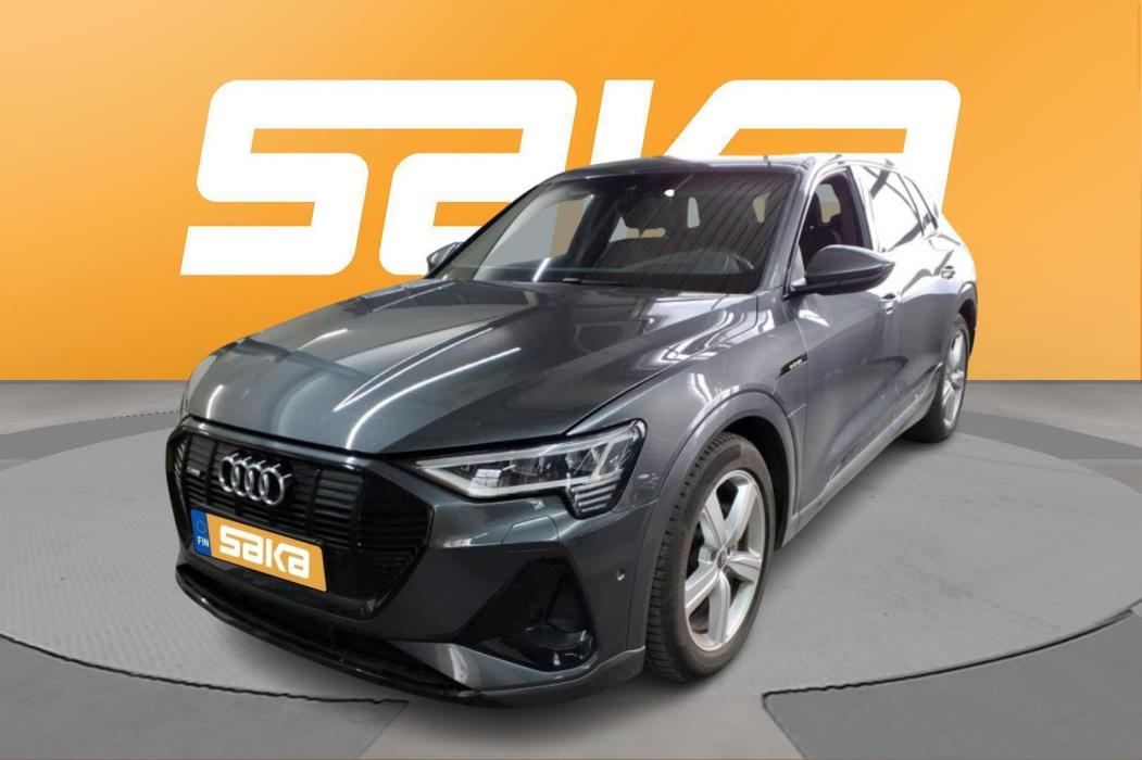 AUDI e-tron 2022