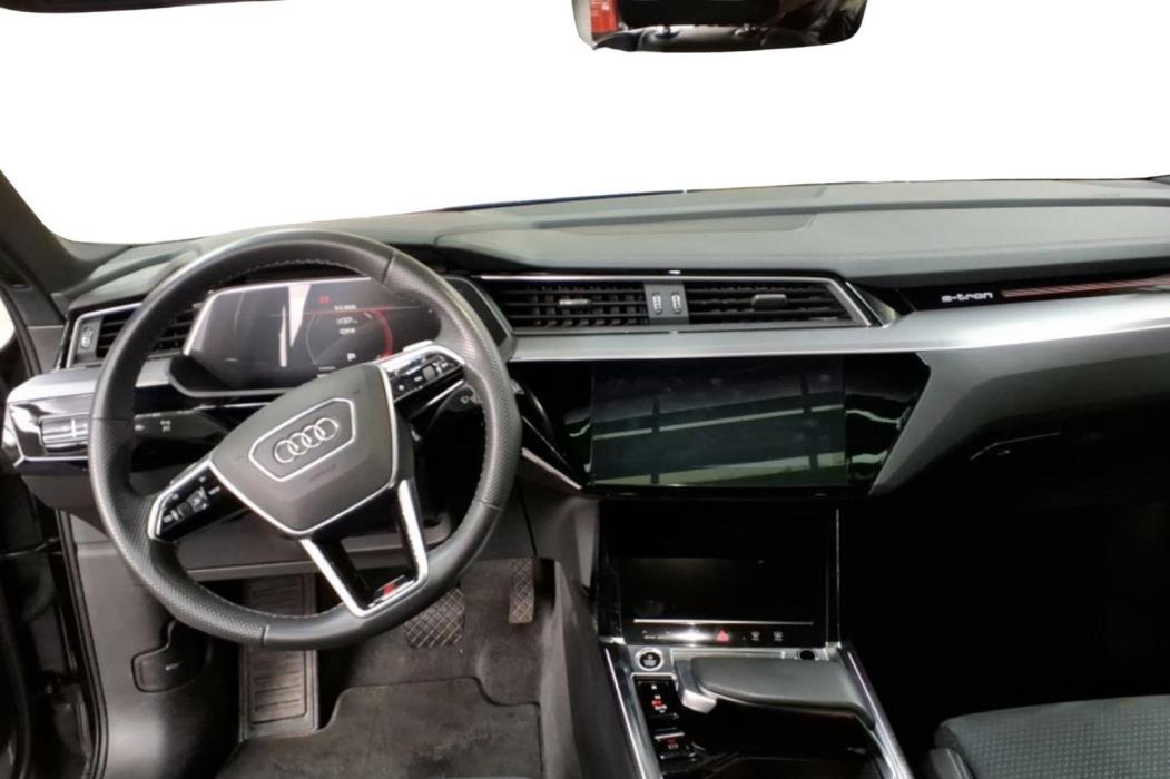 AUDI e-tron 2022
