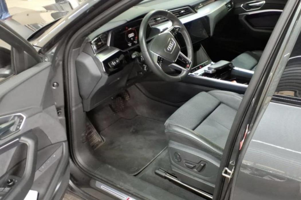 AUDI e-tron 2022