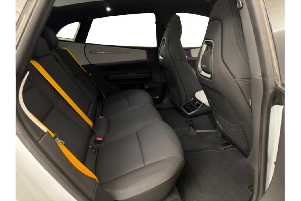 POLESTAR 4 2025