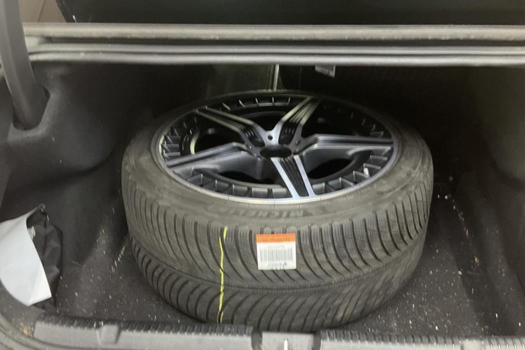 MERCEDES-BENZ EQE 2023