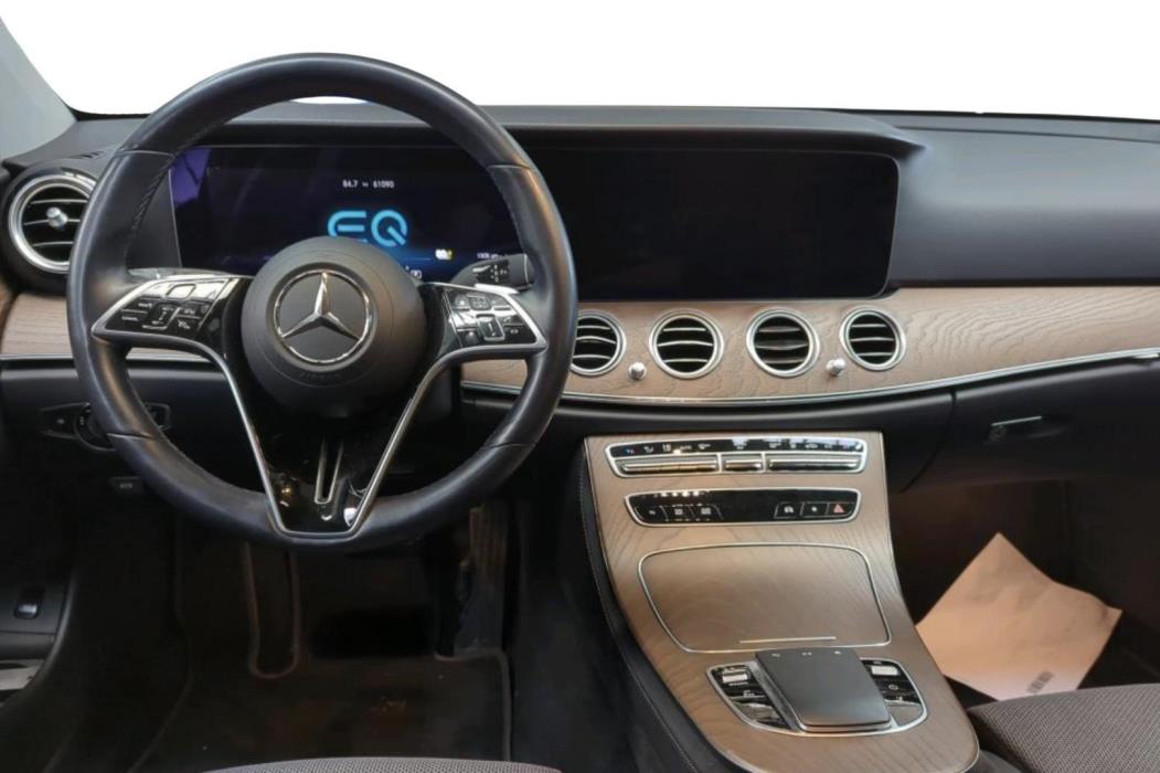 MERCEDES-BENZ E 2021