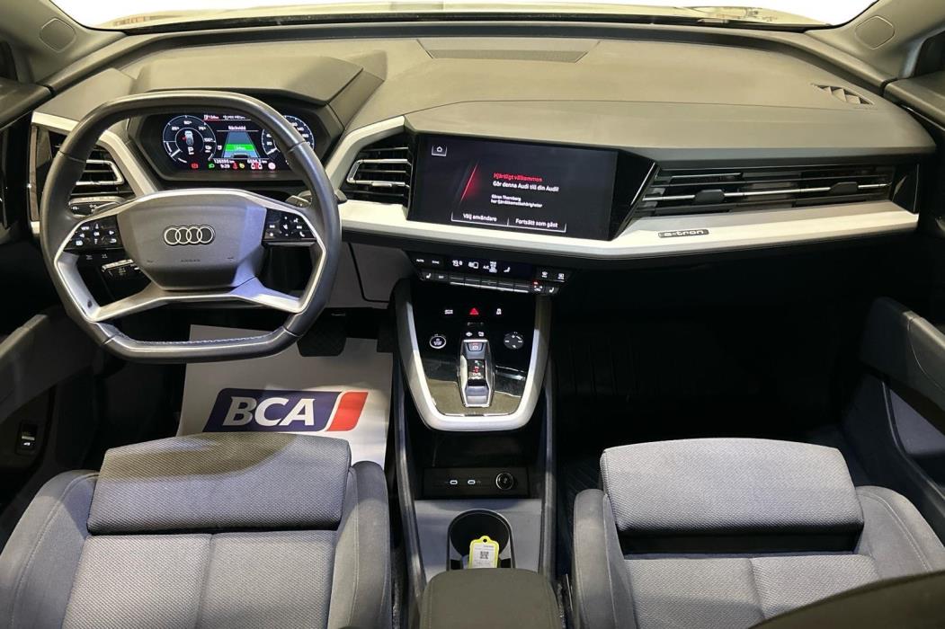 AUDI Q4 e-tron 2024