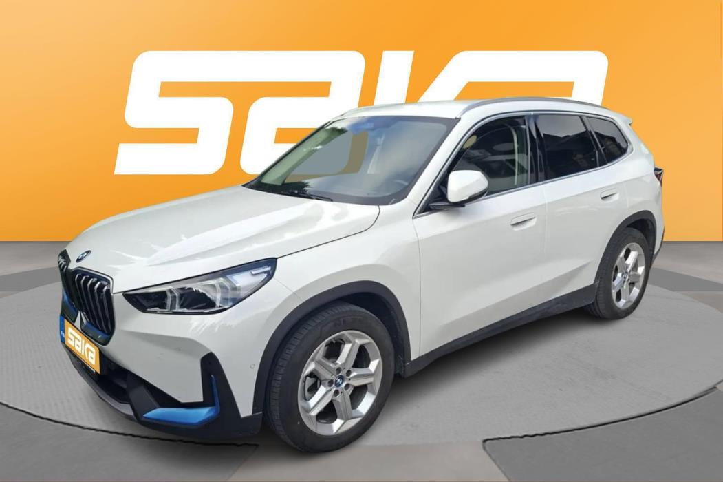 BMW iX1 2023