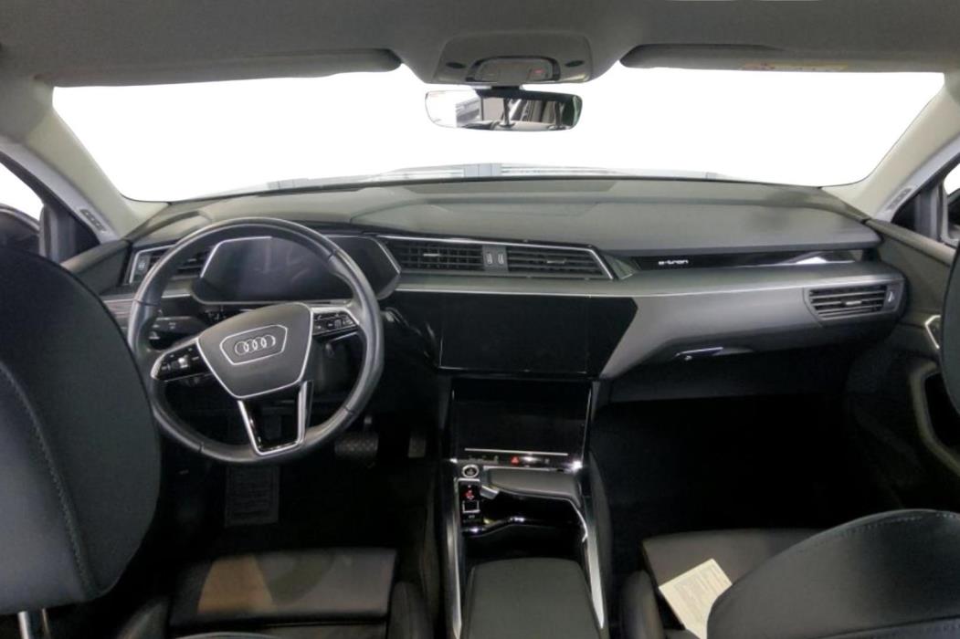 AUDI e-tron 2023