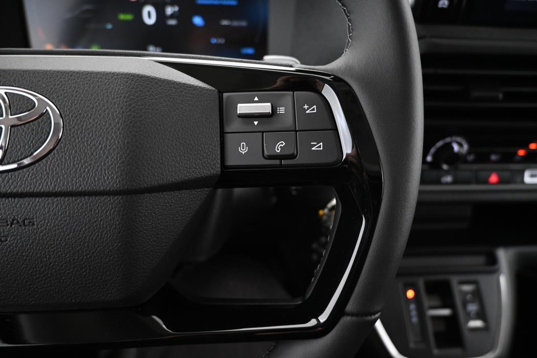 TOYOTA Proace EV 2025