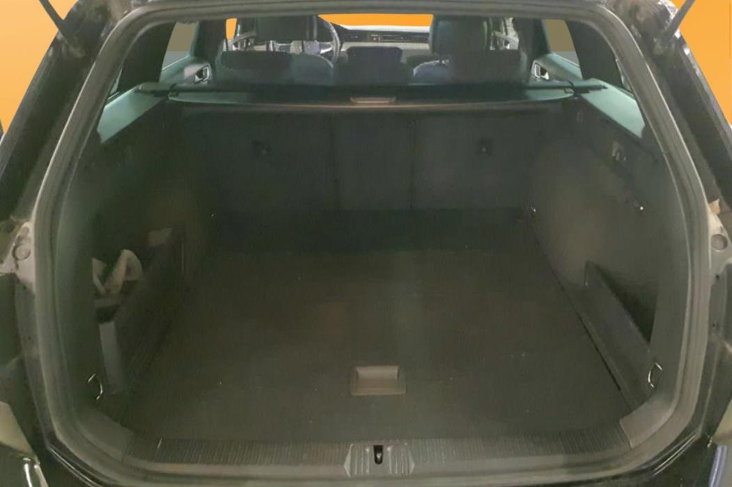 VOLKSWAGEN Passat 2022