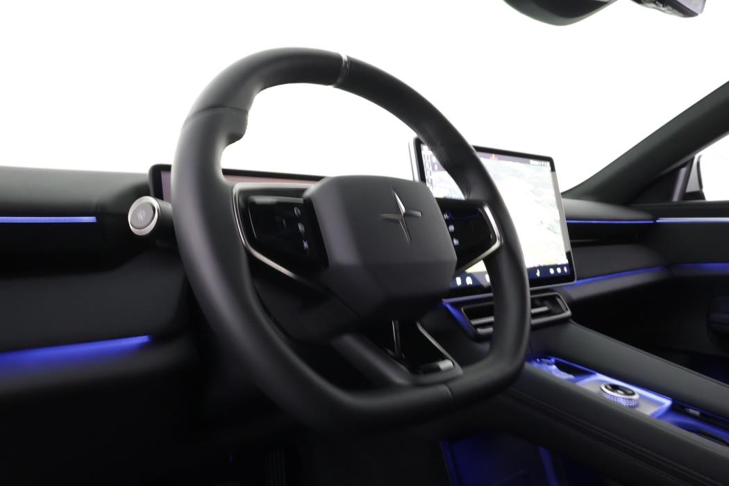 POLESTAR 4 2025