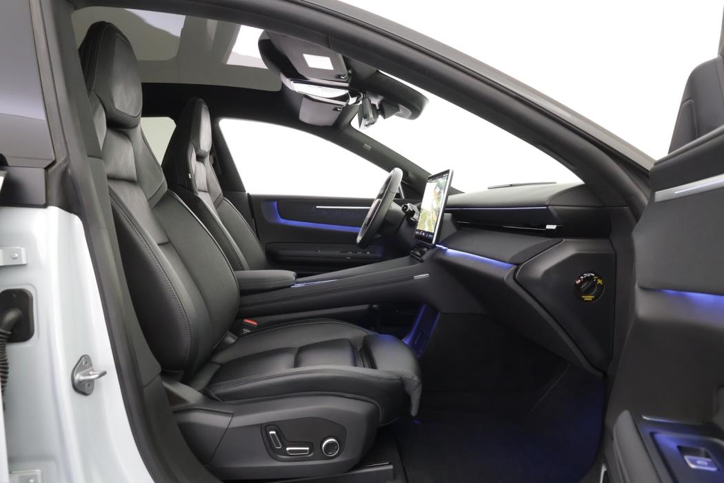 POLESTAR 4 2025