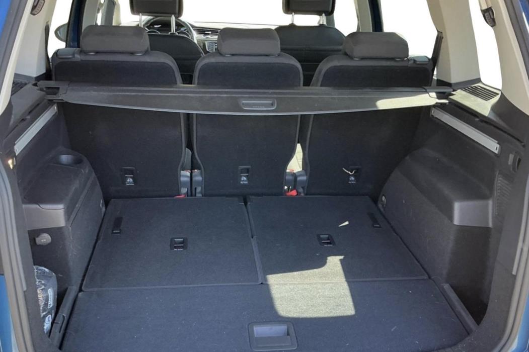 VOLKSWAGEN Touran 2017