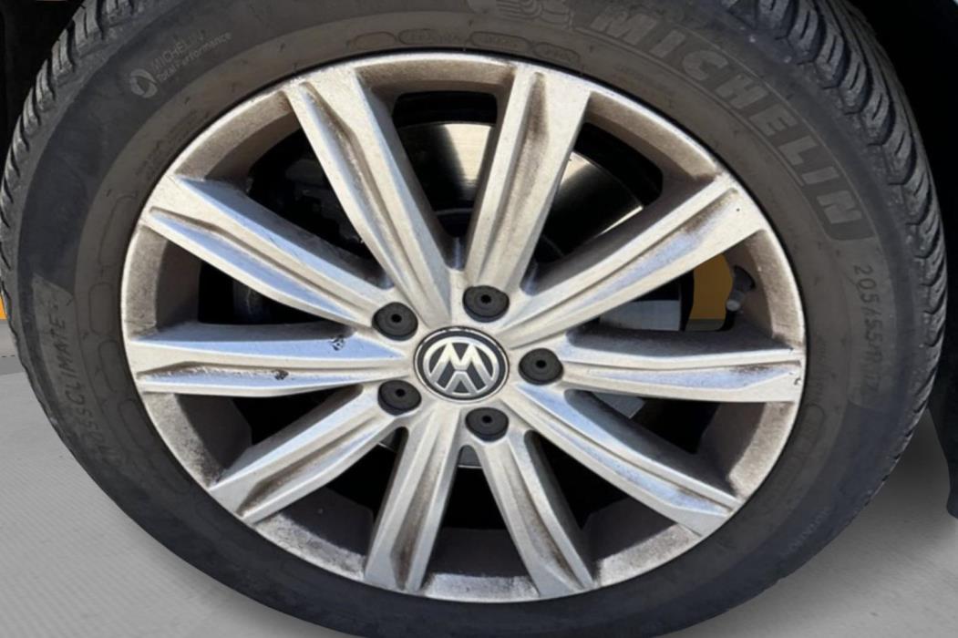 VOLKSWAGEN Touran 2017