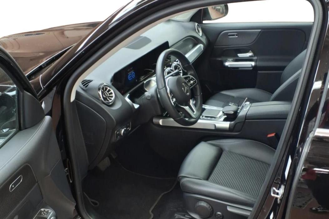 MERCEDES-BENZ EQB 2023