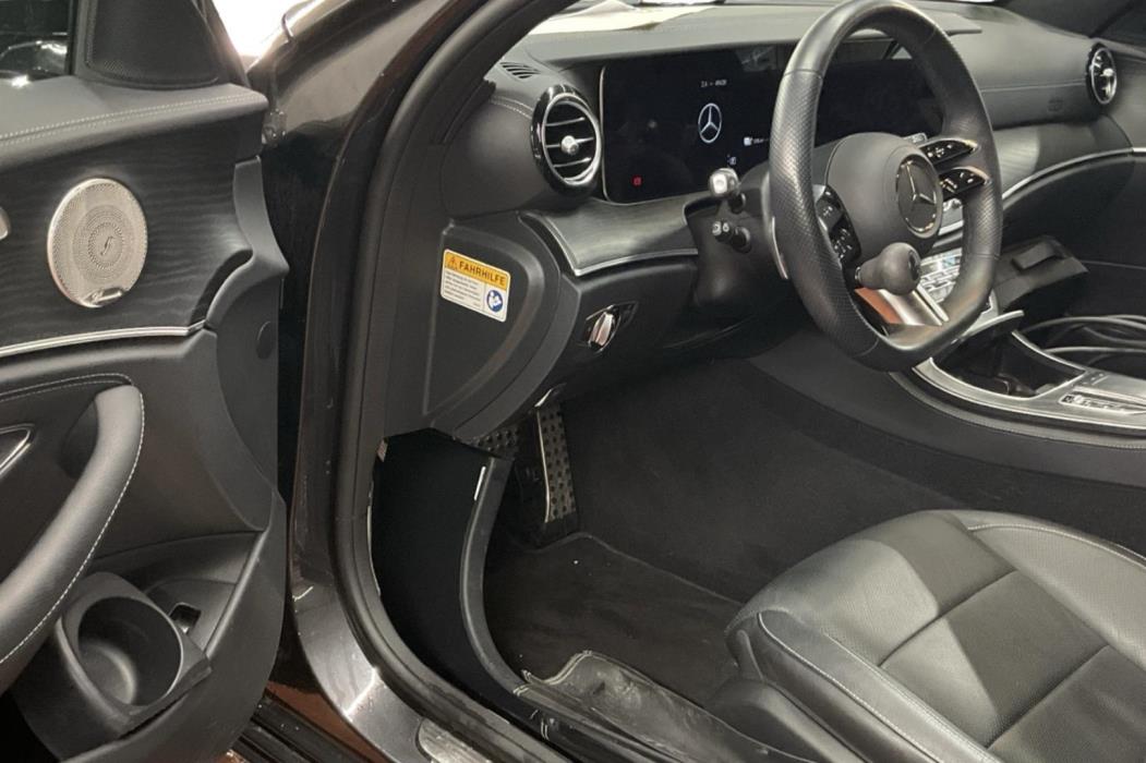MERCEDES-BENZ E 2023