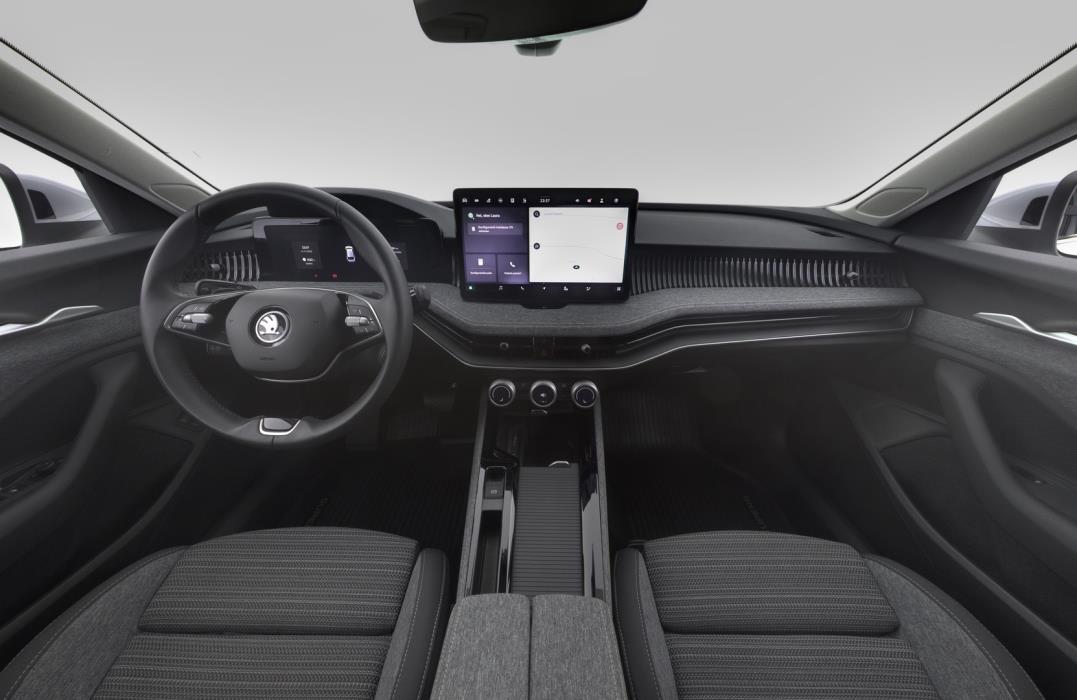 SKODA Superb 2025