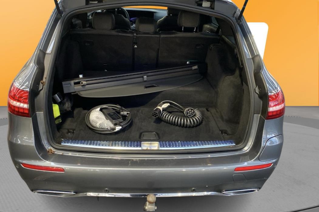 MERCEDES-BENZ E 2023