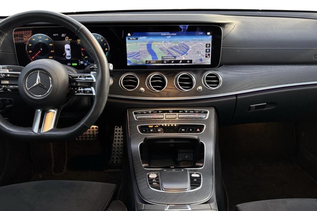 MERCEDES-BENZ E 2023