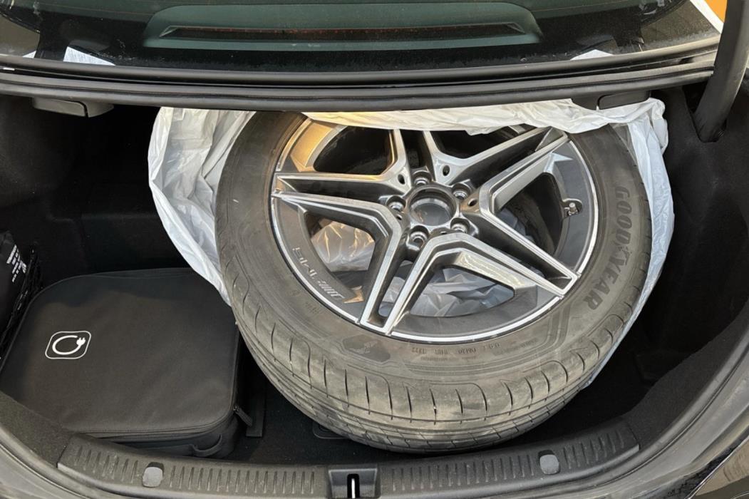 MERCEDES-BENZ E 2023