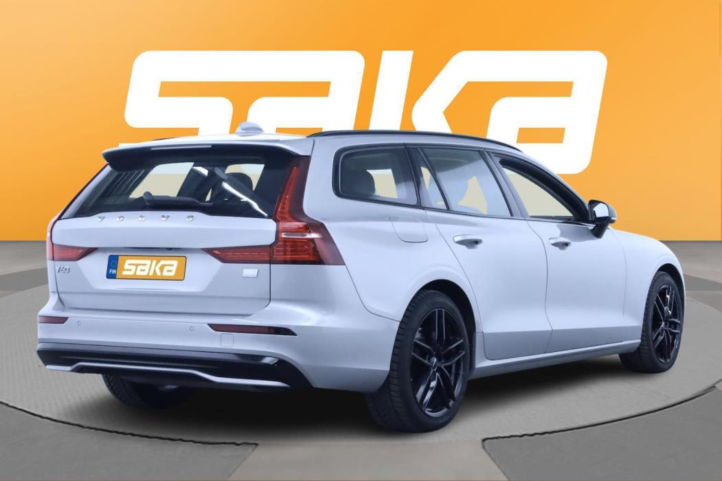 VOLVO V60 2024