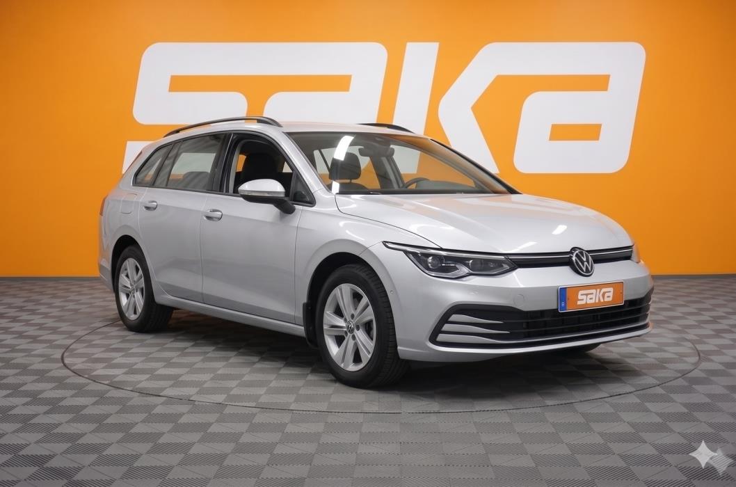 VOLKSWAGEN Golf 2023