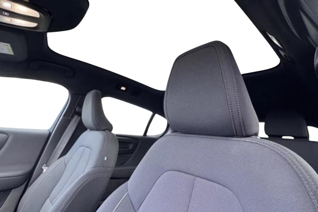 VOLVO C40 2023
