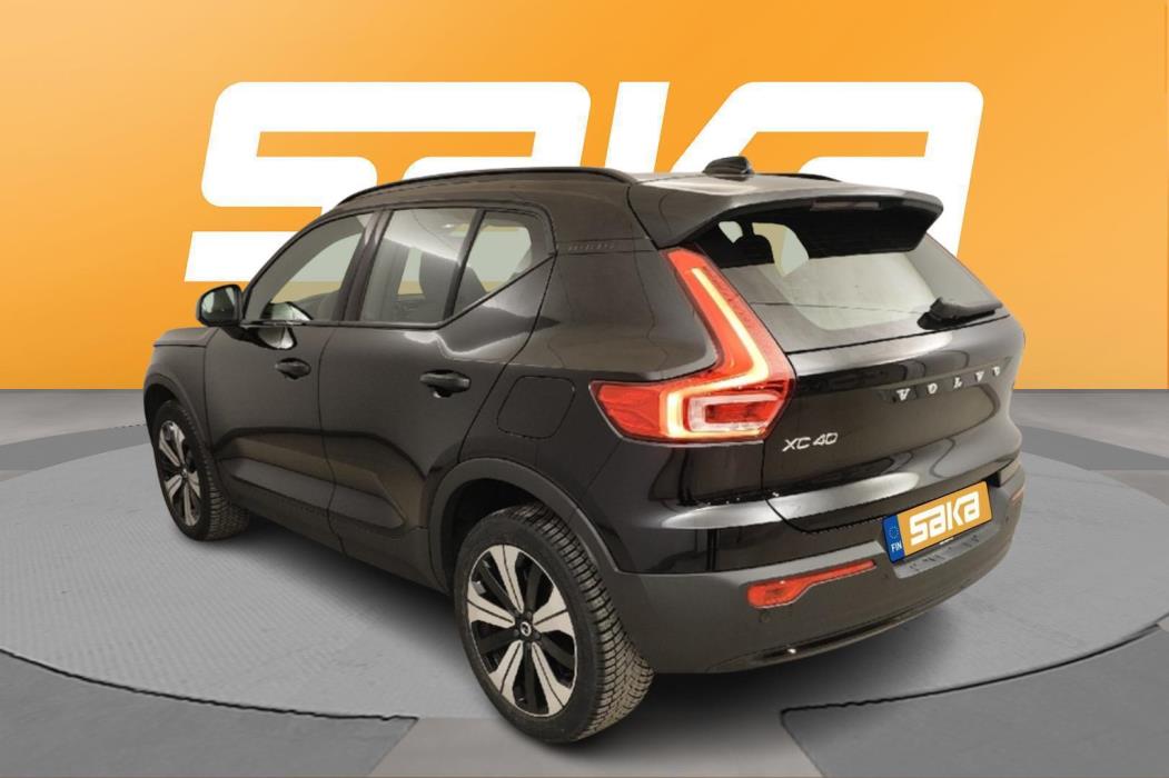VOLVO XC40 2023