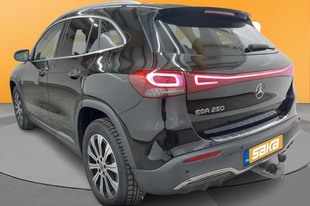 MERCEDES-BENZ EQA 2022