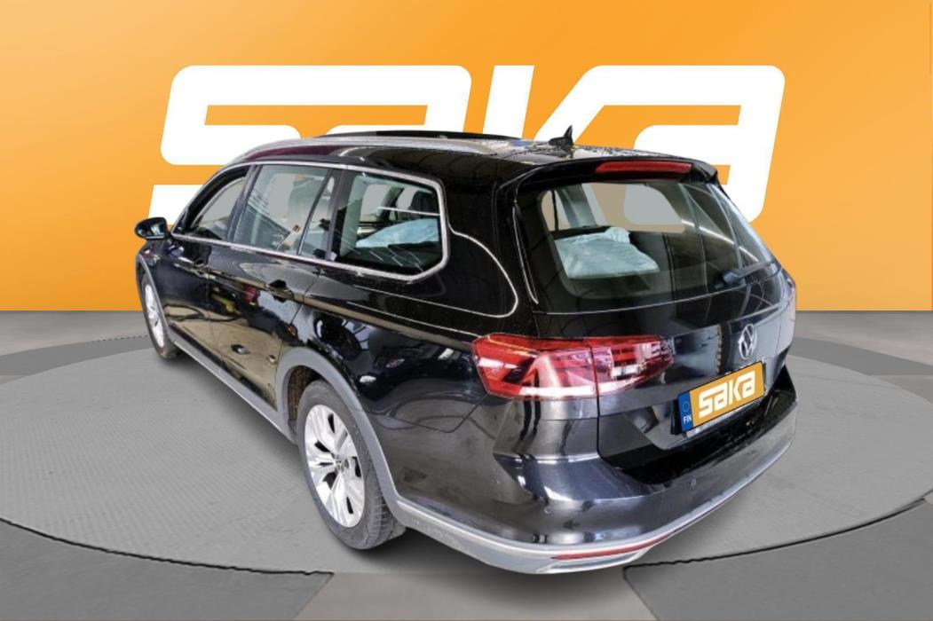 VOLKSWAGEN Passat 2022