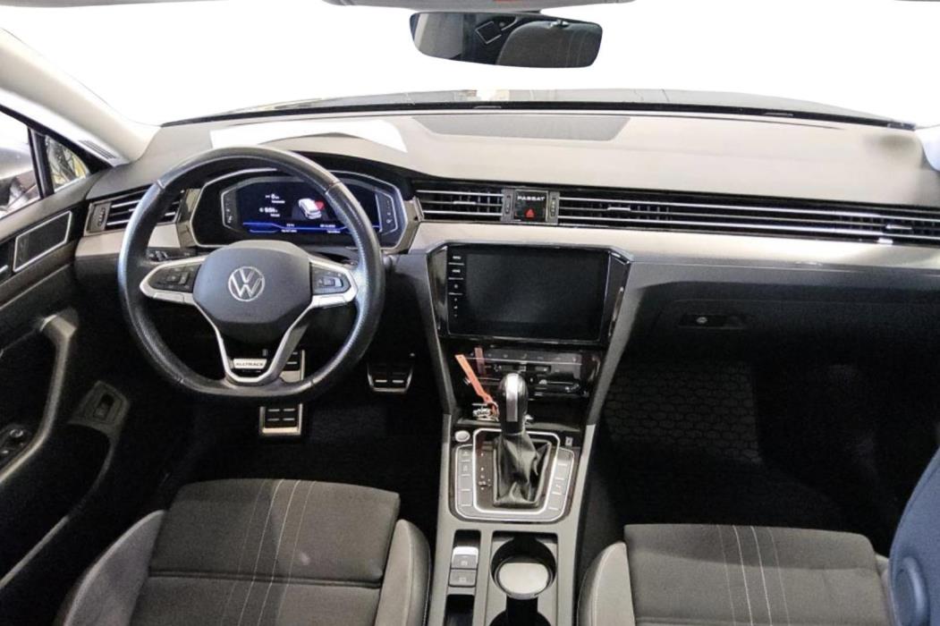 VOLKSWAGEN Passat 2022