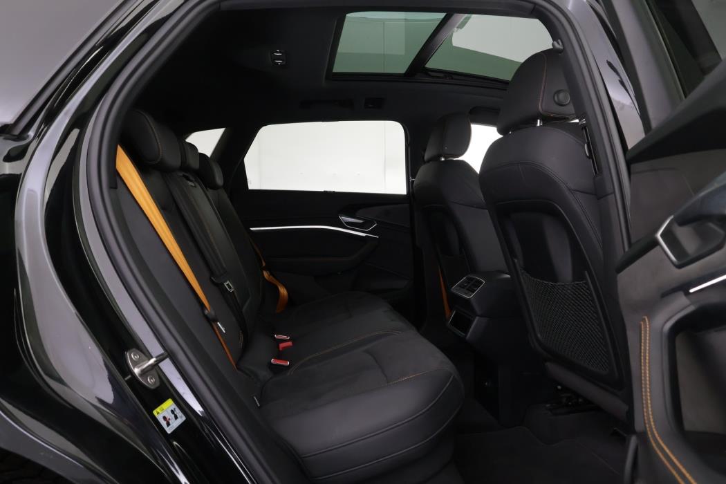 AUDI e-tron 2022
