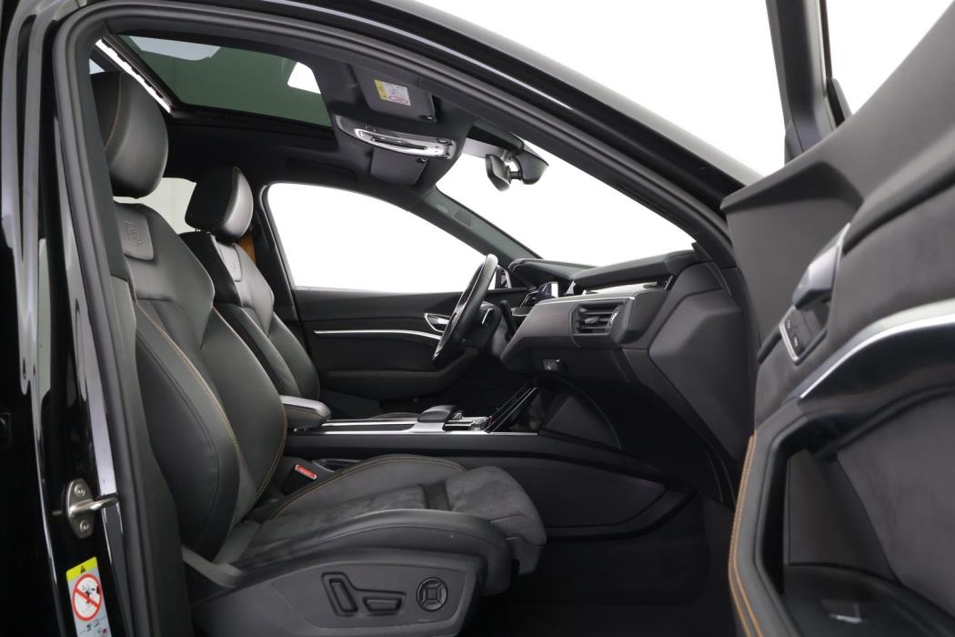 AUDI e-tron 2022