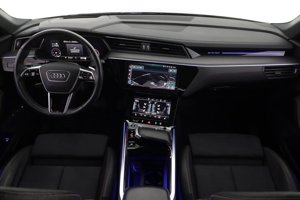 AUDI e-tron 2022