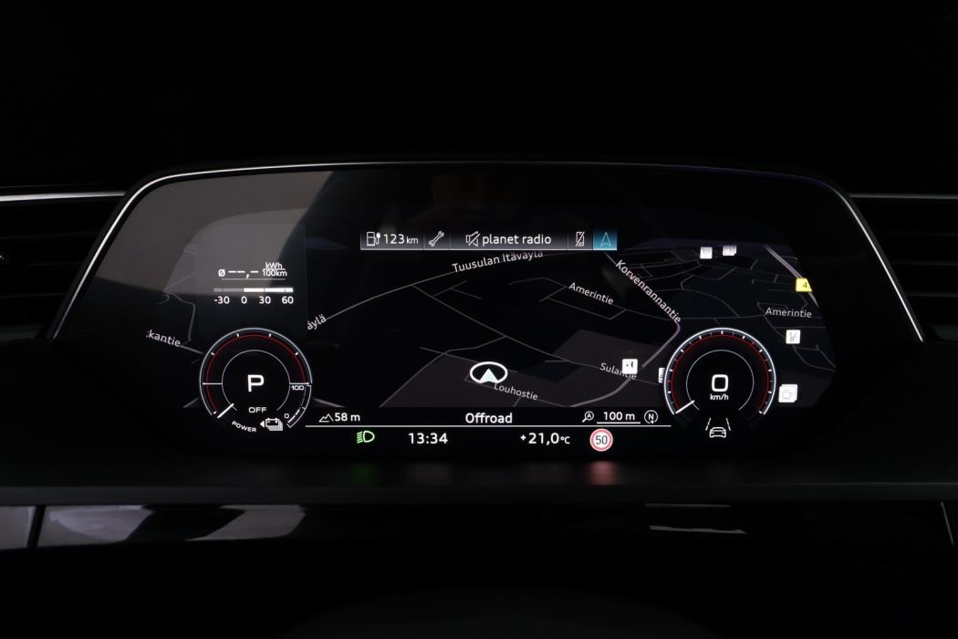 AUDI e-tron 2022