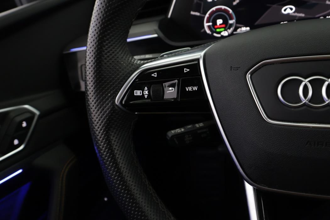 AUDI e-tron 2022