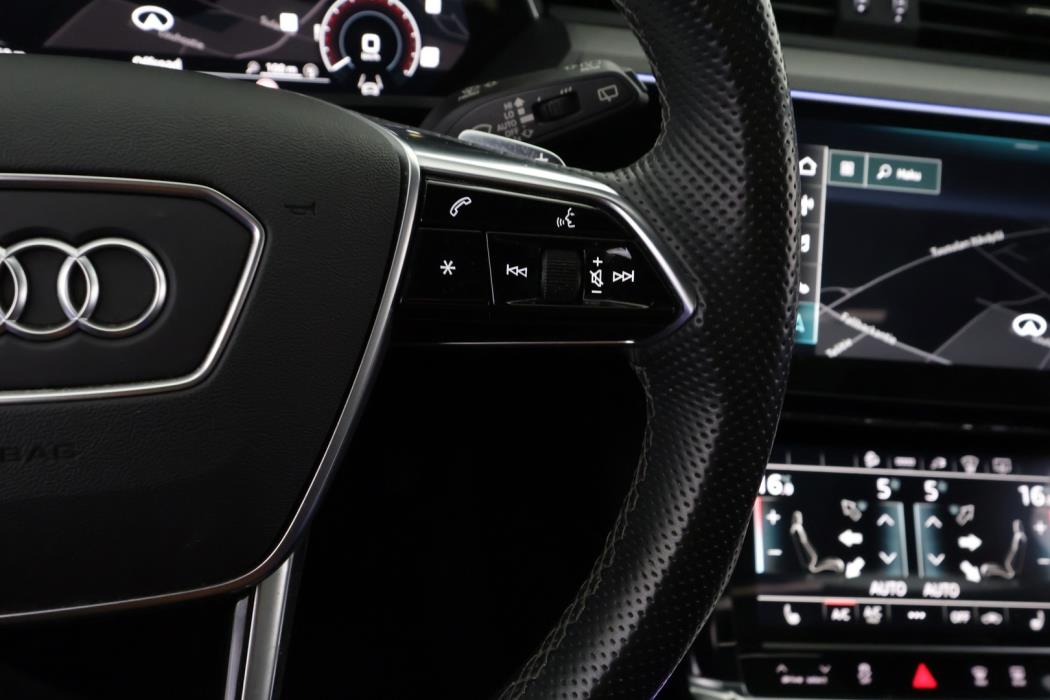 AUDI e-tron 2022