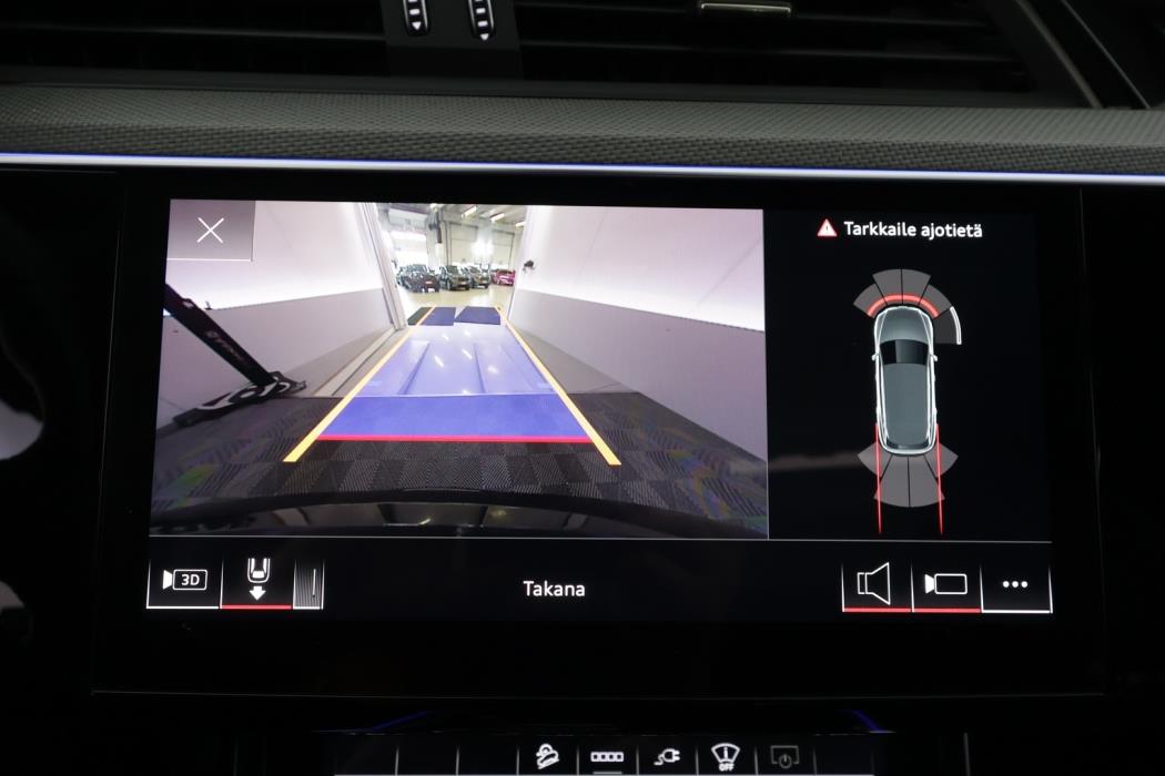 AUDI e-tron 2022