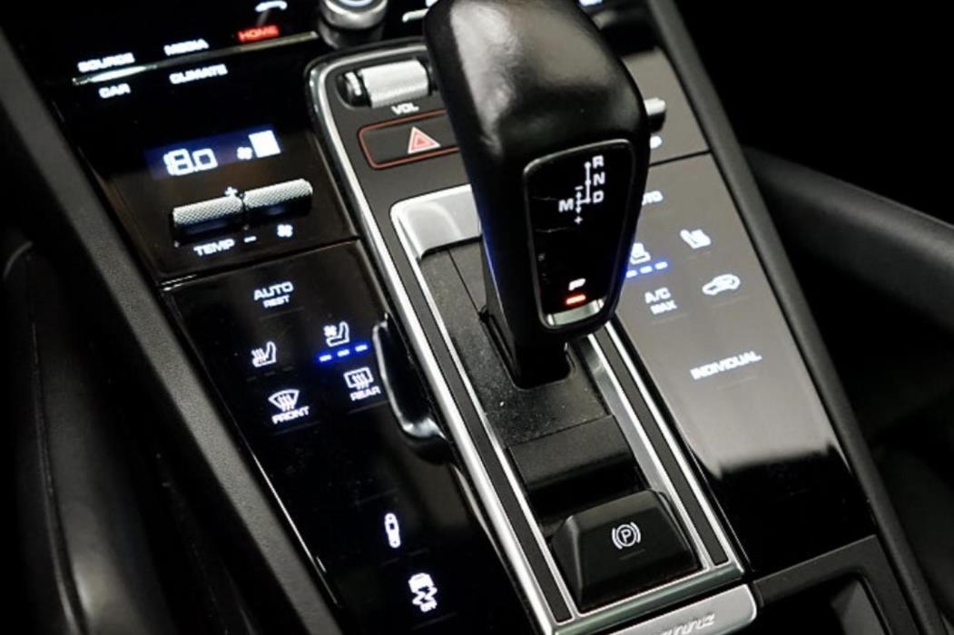 PORSCHE Cayenne 2023