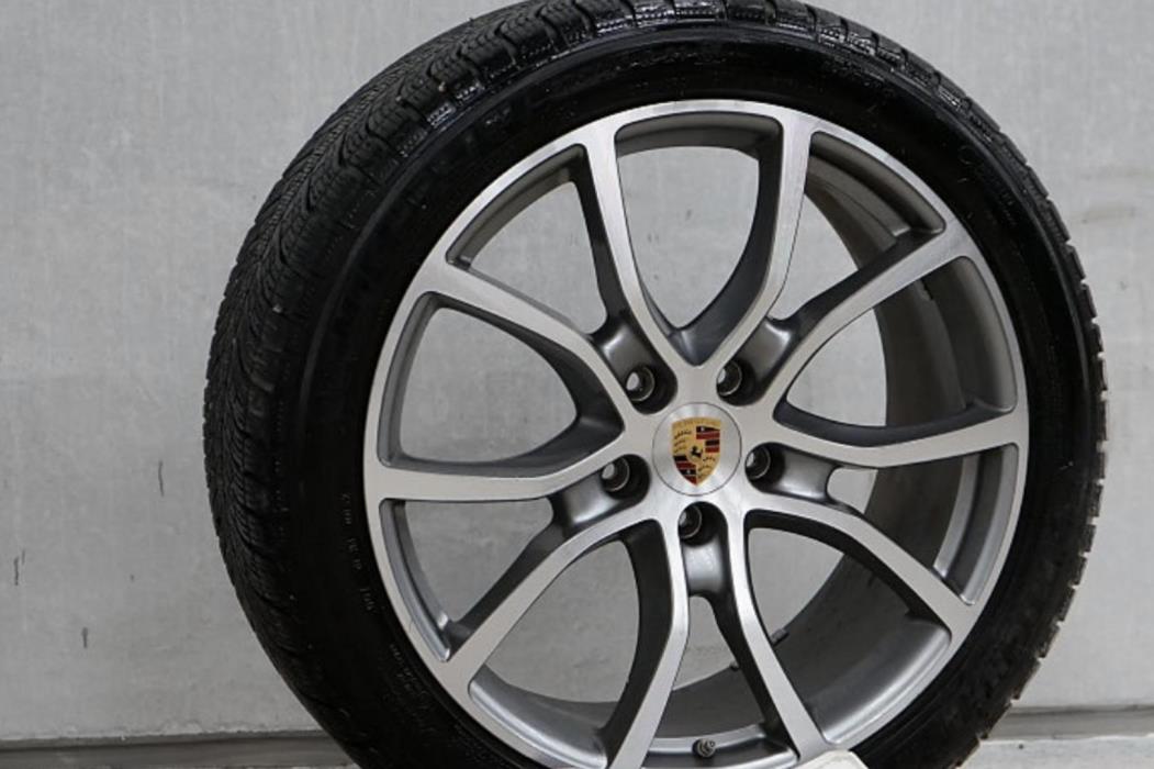 PORSCHE Cayenne 2023