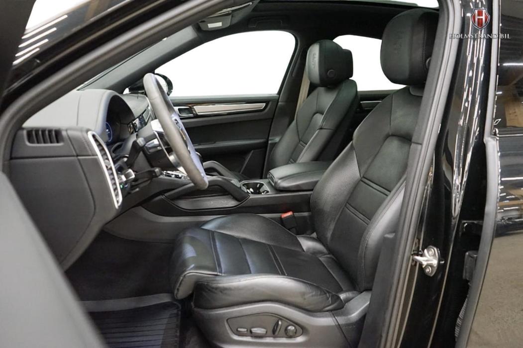 PORSCHE Cayenne 2023