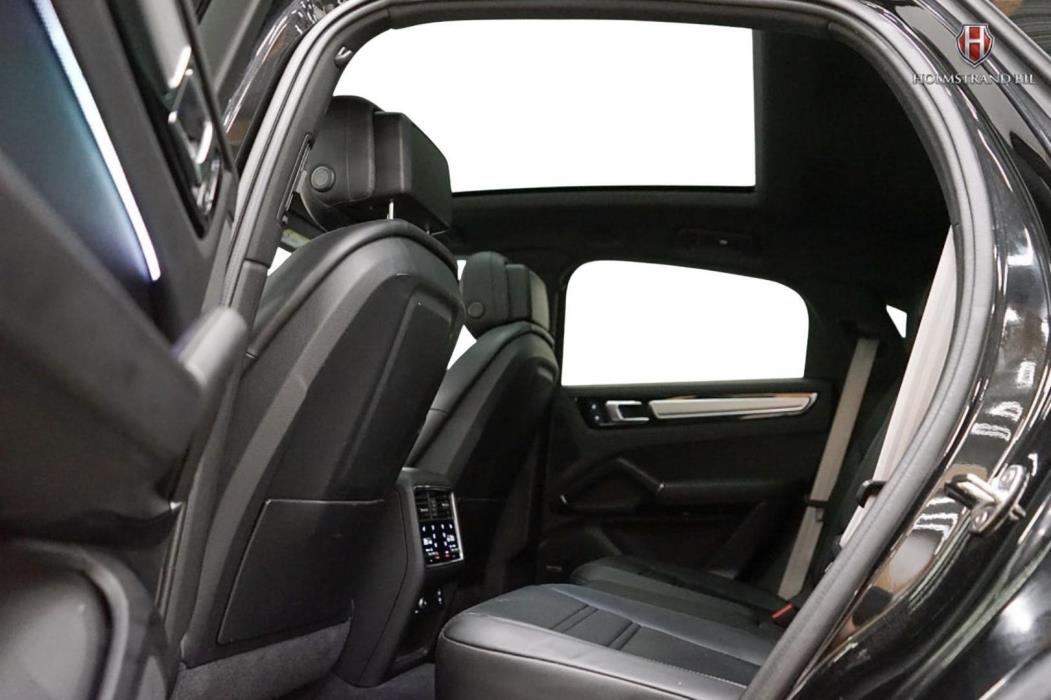 PORSCHE Cayenne 2023