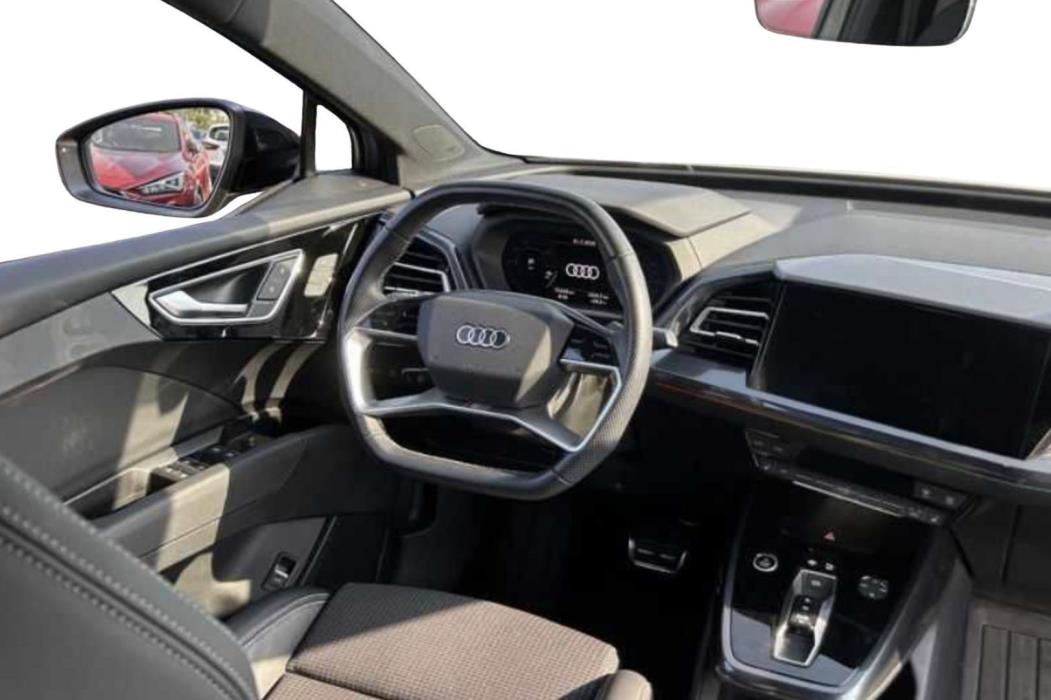AUDI Q4 e-tron 2024