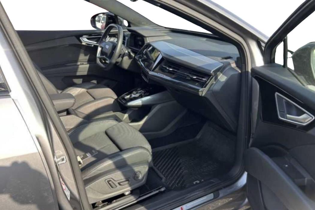 AUDI Q4 e-tron 2024