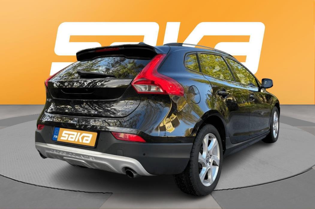 VOLVO V40 Cross Country 2014