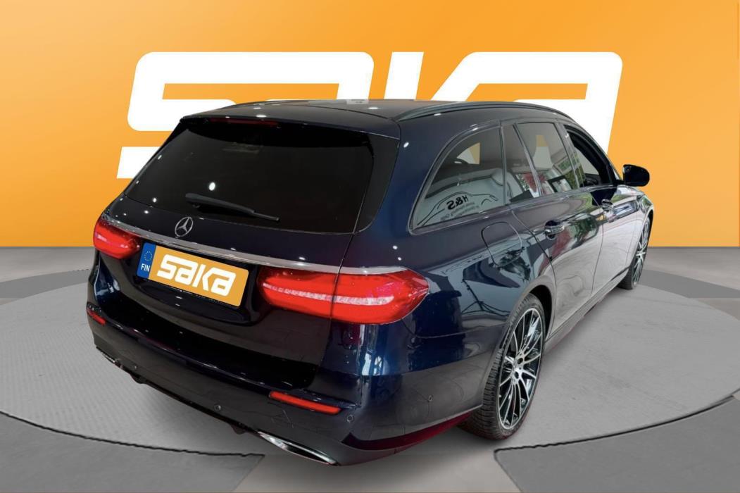MERCEDES-BENZ E 2019