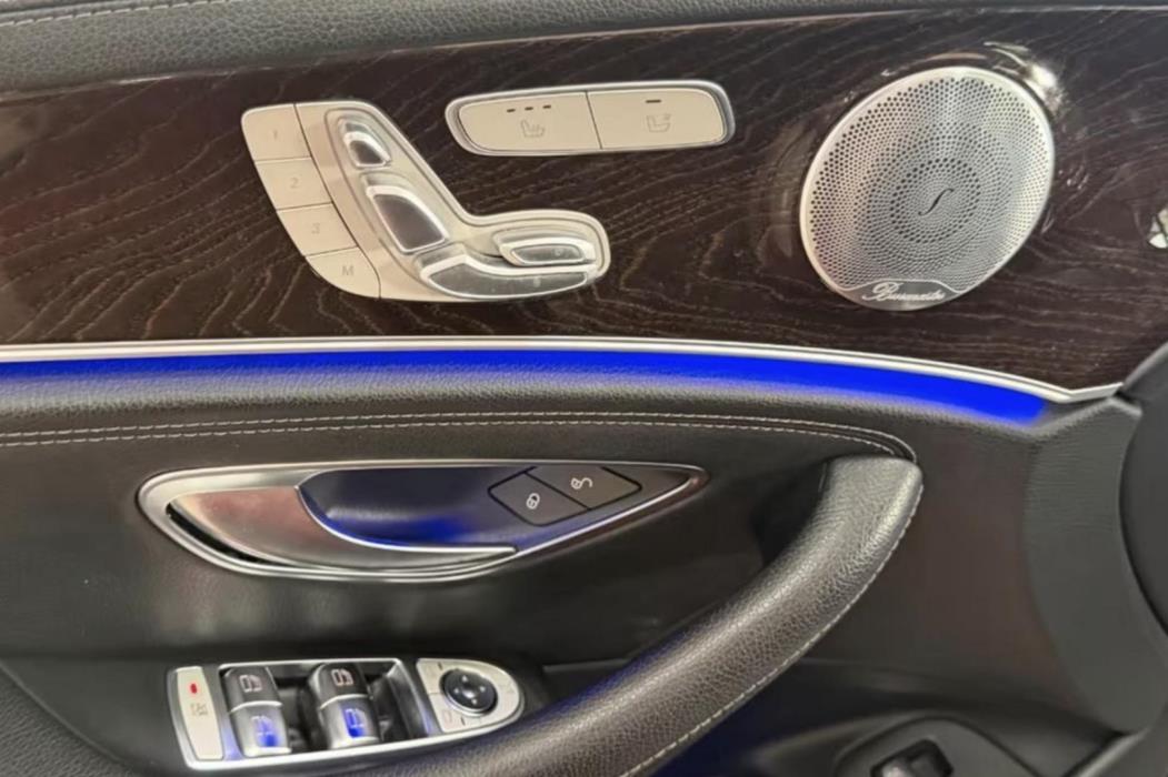 MERCEDES-BENZ E 2019